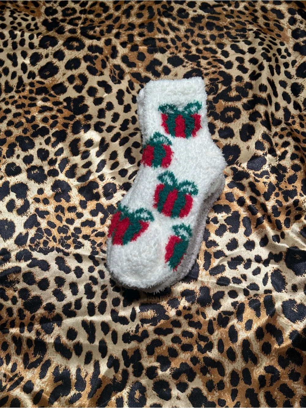NWT MeMoi 4-Pack Christmas Cozy Fuzzy Socks